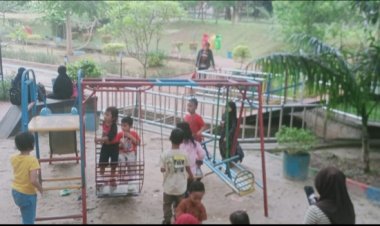 Di Taman Hutan KP3B siswi TK AL - Latif Ciruas Serang Kepentok Playgrop Mulutnya Berdarah.