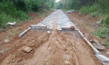 Diduga Pembangunan JUT Didesa Kadubadak Kacamatan Angsana Tidak Terpasang Papan Informasi