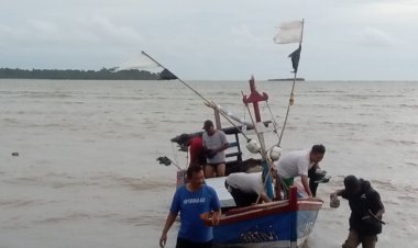 Kadis Perikanan Pandeglang Himbau Nelayan Lebih Waspada Kondisi Laut Sedang Tidak Baik-Baik Saja Akibat Cuaca Ekstrim.