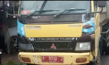Mobil Truck Pengangkut Sampah Milik Pemda Pandeglang, Tetap Beroprasi Walau Tungak Pajak 4 Tahun Lebih