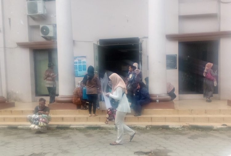 Diduga Ada Main, Jam 8 Pagi Sudah Kehabisan Formulir E-KTP, DPC GWI Pandeglang Akan Laporkan Pegawai DISDUKCAPIL Yang Lakukan Kongkalingkong Dengan Calo
