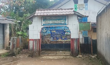 Diduga SDN 2 Pandat Kecamatan Mandalawangi Tutup Di Jam Belajar Mengajar.