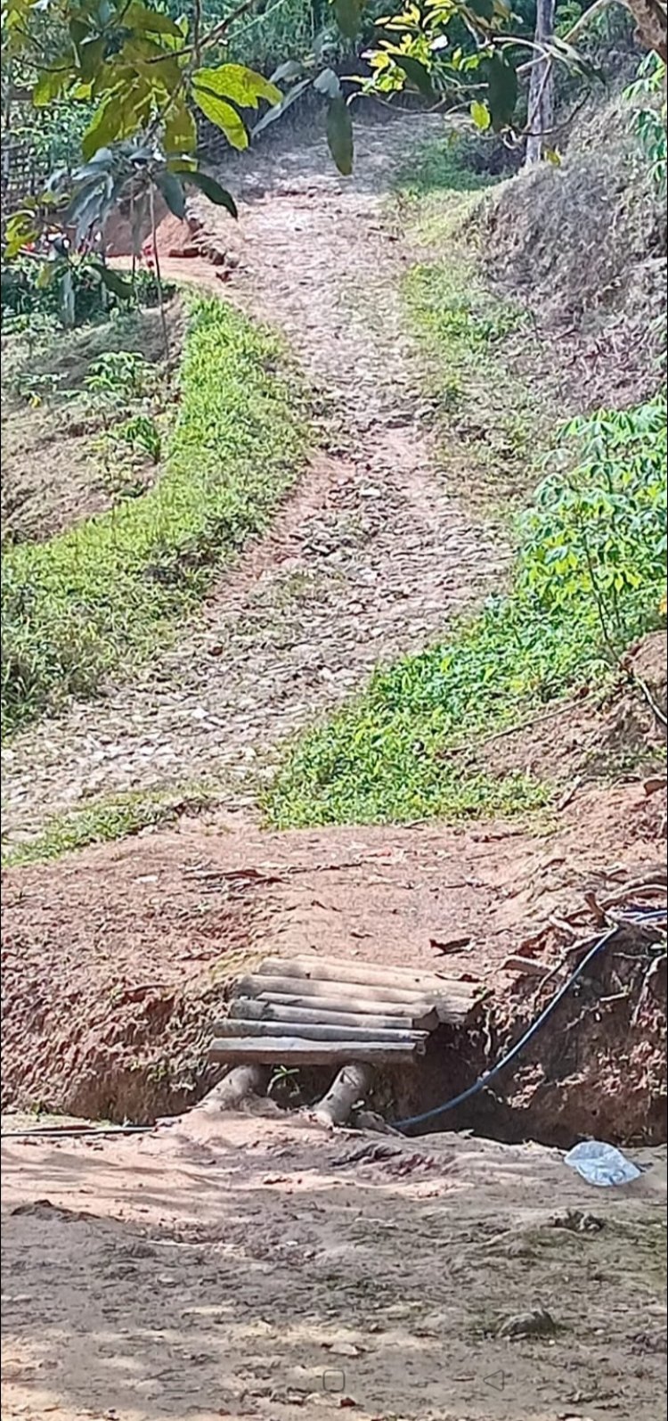 Masyarakat Desa Gunung Gede,Memiliki akses Jalan Desa Bagus Sampai Saat Ini Masih Angan - Angan Bagi masarakat