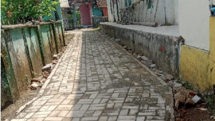 Pekerjaan Paving Block  Desa Purwaraja Menes, Tanpa Papan Proyek, Diduga TKP Tidak Di Fungsikan.