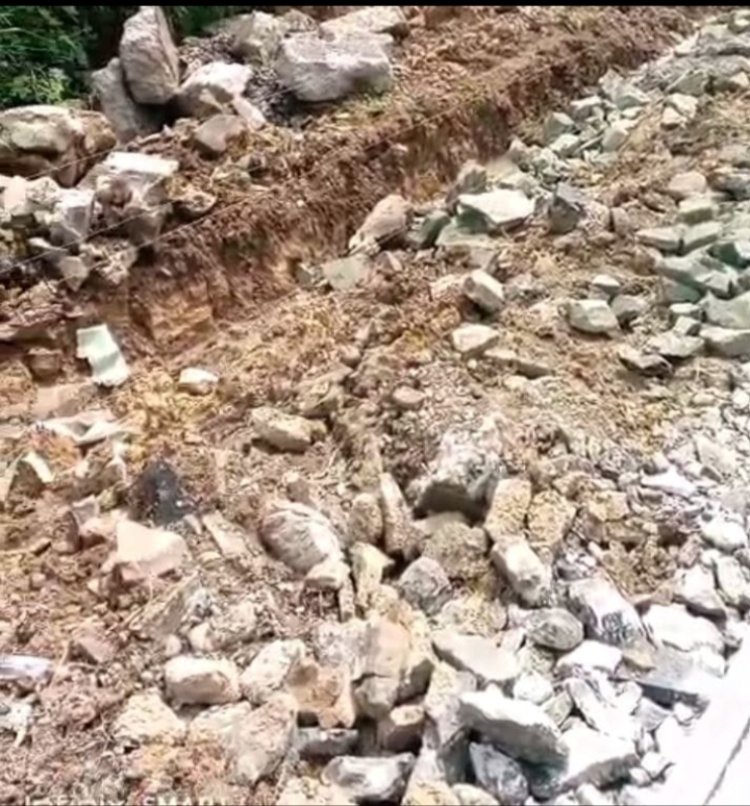 Grib Jaya Banten Selatan Dan BHH GIB Soal Dugaan Perehaban Jalan Beton Dan TPT Didesa Sobang Diduga Tak Sesuai Kontruksi.