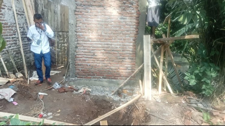 Diduga Pekerja Proyek Tangki Septik Di Desa Cening HOK Disunat Oleh Pihak Pelaksana