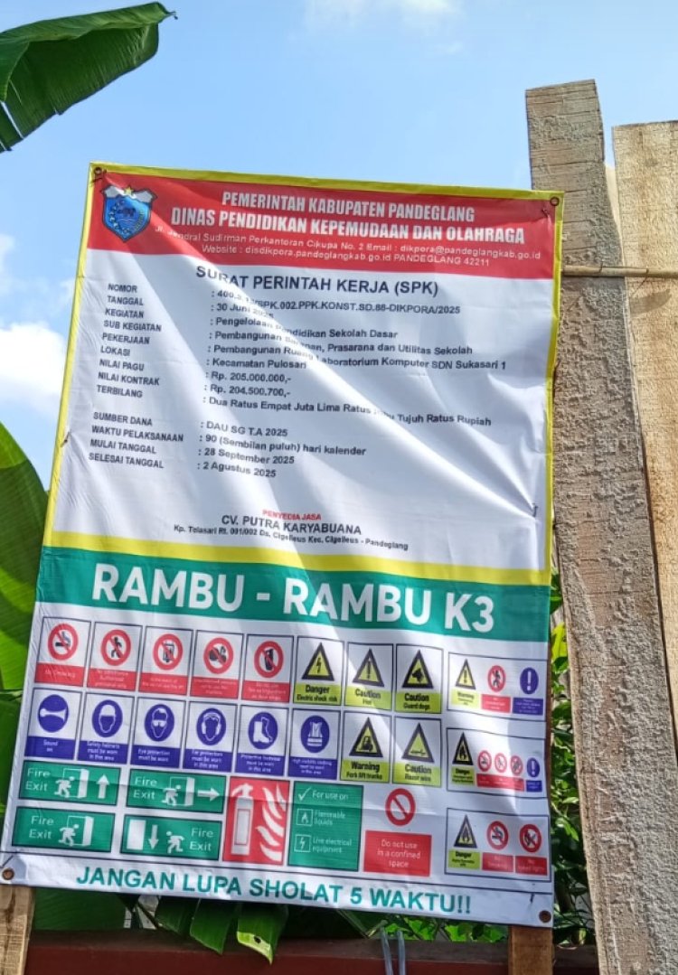 Pembangunan Ruang Laboratorium Computer SDN Sukasari 1 PuloSari Dalam Pelaksanaannya diduga abaikan APD