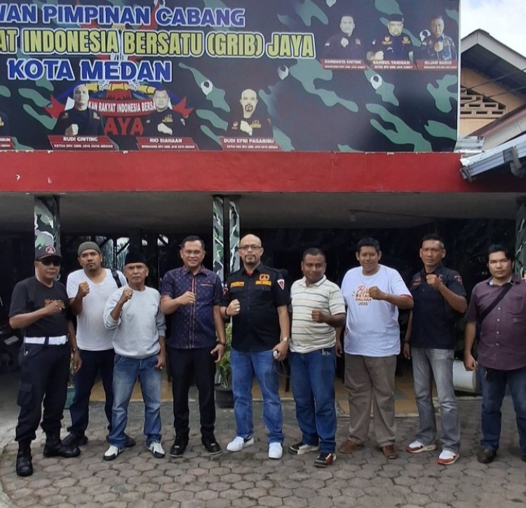 Dapur Umum Makan Siang Gratis DPC GRIB JAYA kota Medan Di Kunjungi DPRD Sumut komisi B ALFRIANSYAH UJUNG ST.
