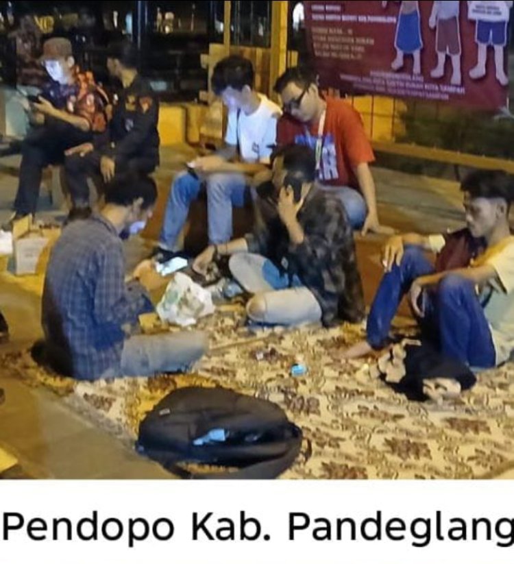 Warga Pandeglang Gelar Donasi Yang Di Ketuai Rohmat Untuk Aksi Tolak Sampah Dari Luar Daerah.