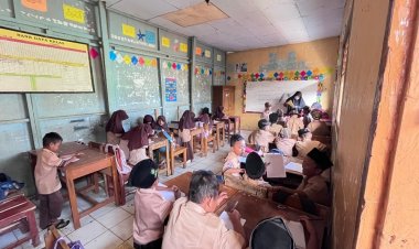 Mahasiswa KKM 31 Mengajar di MIS Malnu Lame Luhur, Mendorong Semangat Belajar Sejak Dini