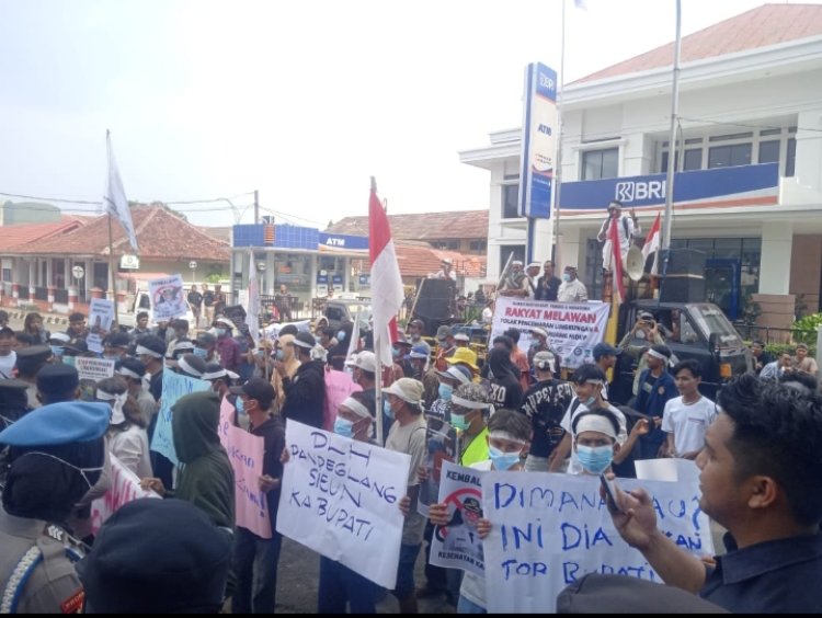 Warga Dan Mahasiswa Geruduk Pemkab Pandeglang, Protes Dugaan Pencemaran Lingkungan oleh CV. GSM
