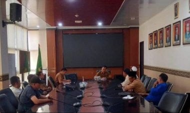 Menahan Kekesalan, Wali Murid Menangis Saat Audiensi Menceritakan Proses Berdirinya SMKN 17 Pandeglang Kepada Kabid SMK Dindiknud Banten.