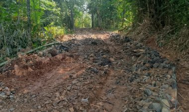 Pembangunan Paving Block Pisew KKAD Indah Sari Desa Medalsari-Sindanghayu Saketi, Diduga Kualitas Matrial Tidak Sesuai