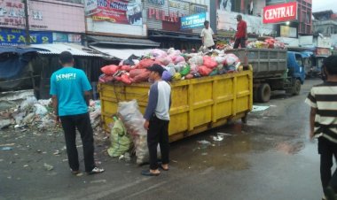 Soal Tumpukan Sampah Di Pasar Labuan, KNPI: Bukan Hanya Soal Armada Tetapi Ajak Semua Unsur Bergerak Dan Bertindak.