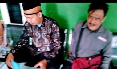 Tim Investigasi GWI DPC Pandeglang Memberikan Aspirasi Kepada Salah Satu Warga Cibungur Terkait Permasalahan Yang Menimpanya