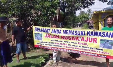 Jalan Pasir Kobat Rusak Bertahun-tahun, Warga Desa Sukaraja Minta Perhatian Pemerintah