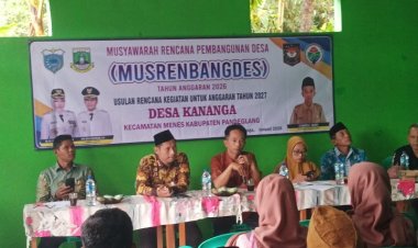 Camat Menes Usep Sudarmana, S.IP.  Hadiri Musrenbangdes Desa Kananga.