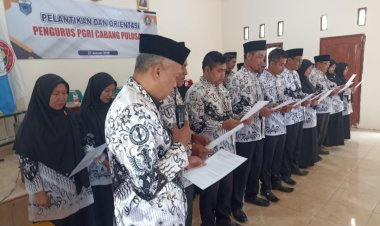 Kegiatan Pengukuhan dan Orientasi Pengurus Cabang PGRI Pulosari Masa Bakti XXIII Periode Tahun 2025-2030
