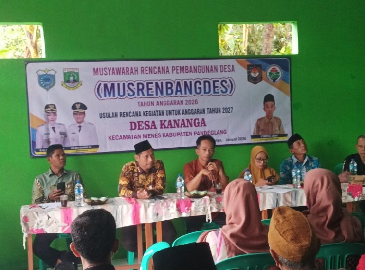 Camat Menes Usep Sudarmana, S.IP.  Hadiri Musrenbangdes Desa Kananga.