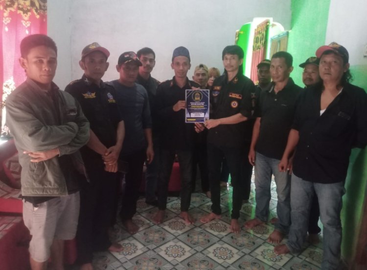 Dilaksanakan Penyerahan SK Kepengurusan BPPKB DPAC Kecamatan Cimarga,Desa Gunung Anten