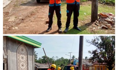 PT PLN Posko Cibaliung Cabang Persero ULP Unit Labuan Lakukan Kegiatan Penggeseran Tiang  PLN di Waringin kurung-Cimanggu.
