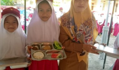 SPPG karyasari sukaresmi dapat Apresiasi,siswa SDN karyasari 2 nilai menu daging sapi layak dan bermanfaat.