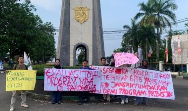 Minta BGN & Satgas MBG Pandeglang Tertibkan Juga Audit SPPG di Pandeglang, Aktivis Gelar Aksi Unras Di Halaman Kantor Bupati, Dinkes dan Tugu Jam Pandeglang