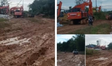 Jalan Depan Pondok Bupati Hancur, Alat Berat Menganggur Tak Difungsikan