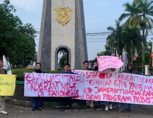 Minta BGN & Satgas MBG Pandeglang Tertibkan Juga Audit SPPG di Pandeglang, Aktivis Gelar Aksi Unras Di Halaman Kantor Bupati, Dinkes dan Tugu Jam Pandeglang