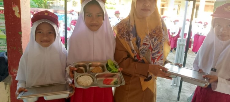 SPPG karyasari sukaresmi dapat Apresiasi,siswa SDN karyasari 2 nilai menu daging sapi layak dan bermanfaat.
