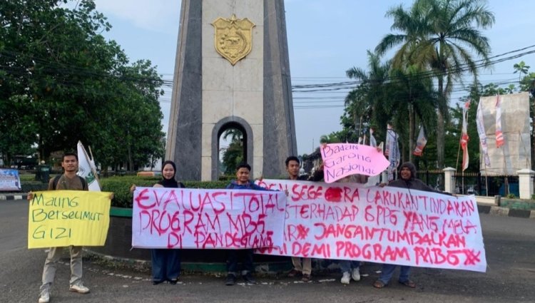 Minta BGN & Satgas MBG Pandeglang Tertibkan Juga Audit SPPG di Pandeglang, Aktivis Gelar Aksi Unras Di Halaman Kantor Bupati, Dinkes dan Tugu Jam Pandeglang