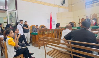 Menangis Sedih,  Orangtua Korban Penganiayaan Tak Sanggup Ceritakan Kondisi Anaknya