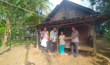 Polsek Panimbang Salurkan Bantuan Sosial kepada Warga Kurang Mampu di Desa Tanjung Jaya
