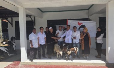 DPD PSI Pandeglang Serahkan Hewan Qurban Kepada Masyarakat Kadomas