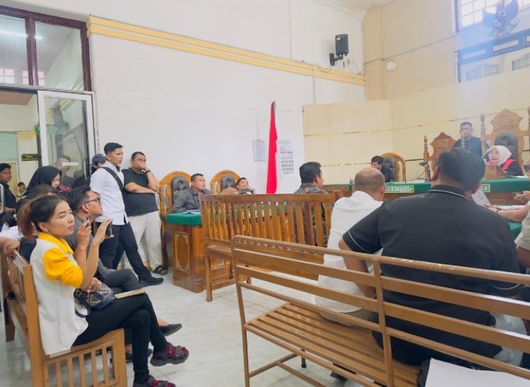 Menangis Sedih,  Orangtua Korban Penganiayaan Tak Sanggup Ceritakan Kondisi Anaknya