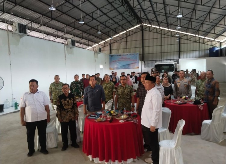Dandim 0601/Pandeglang Bersama Forkopimda Pandeglang Hadiri Vicon Peluncuran 1.061 Gerai KDKMP Nasional, Memdengar Langsung Arahan Presiden Prabowo, di Gedung KDMP Kartasana-Pagelaran