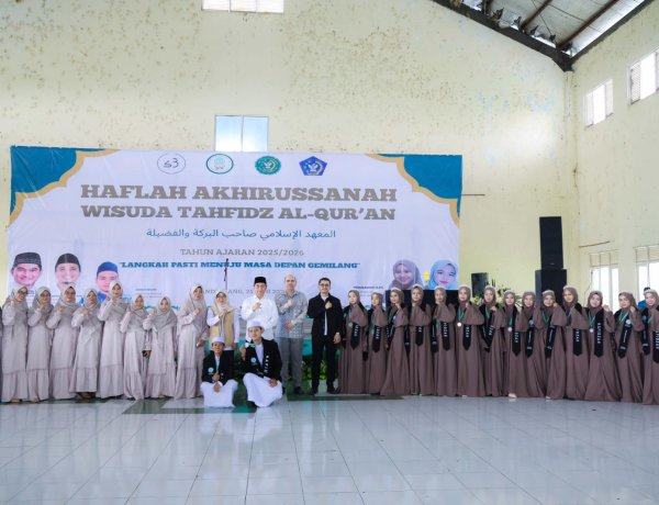 Hadiri Wisuda Santri Shohibul Barokah, Dimyati: Lulusan Pesantren Harus Hebat
