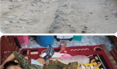 Jalan Menuju Kampung Cigebang Rusak Parah, Seorang Pengendara Alami Patah Tulang  ‎