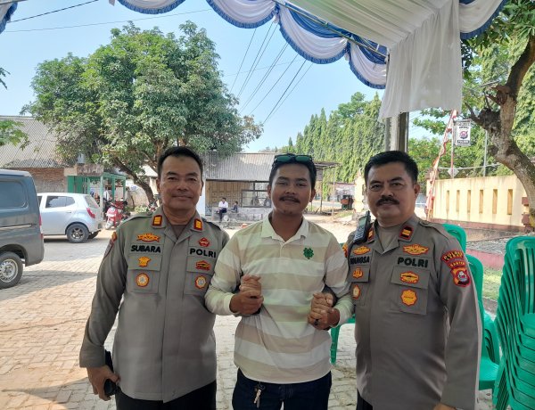 Ketua BPPKB DPAC WANASALAM Menyambut dan memberika penghormatan terakhir kepada kapolsek baru dan kapolsek Lama