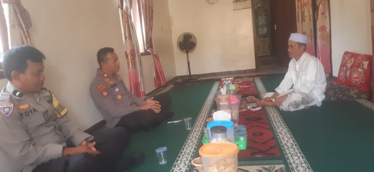 Perkuat Sinergitas dan Harkamtibmas, Kapolsek Jiput yang Baru Jalin Silaturahmi dengan Tokoh Masyarakat