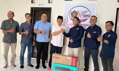 Terima Bantuan Sarana Penunjang Kinerja Jurnalis dari Fraksi Demokrat, Begini Kata Ketua PWI Pandeglang