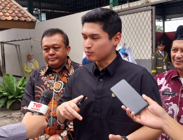 Rizki Aulia Rahman Natakusumah Minta Anak Muda di Provinsi Banten Gapai Cita Cita Saat Jadi Pemateri di Acara Literasi Parlemen