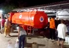 Totalitas BPBD-PK Pandeglang Salurkan Bantuan Air Bersih di Sukaresmi Hingga Larut Malam, Warga Apresiasi