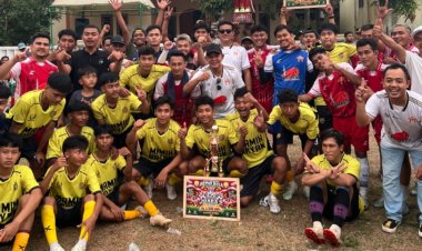 Laga Puncak Final Persik CUP 2026 Kp. Kubang Desa Surakarta Tim Sepak Bola Mitra Niaga Rebut Juara 1