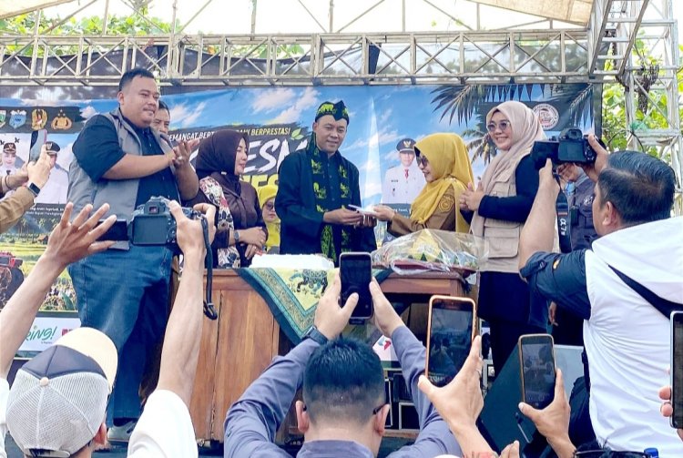 Disambut Sumringah Warga, Sukaresmi AgriFest 2026 Resmi Dibuka Bupati Pandeglang